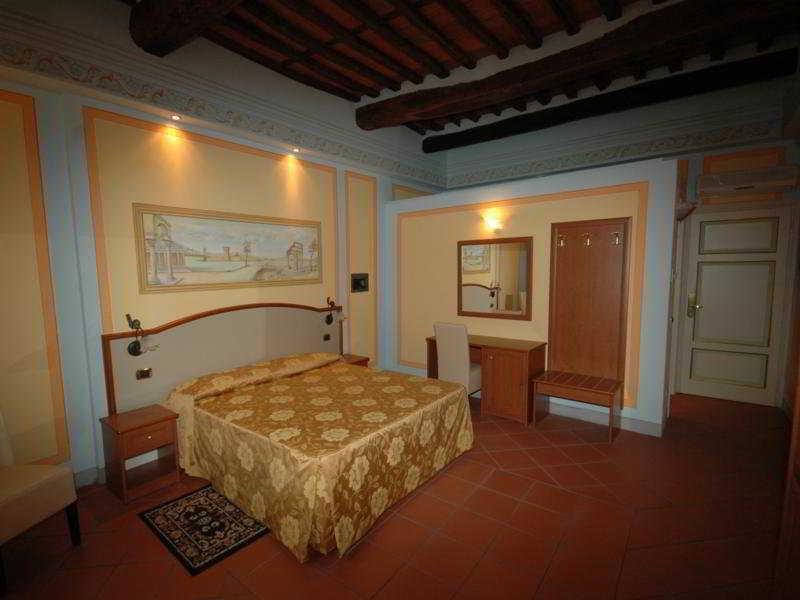 Dimora Dei Guelfi Luxury Rooms Lucca Exterior foto