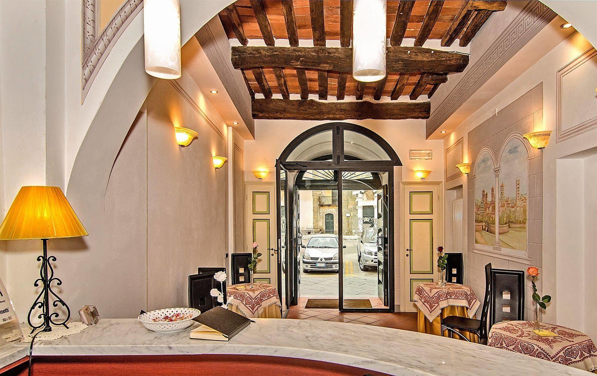 Dimora Dei Guelfi Luxury Rooms Lucca Exterior foto