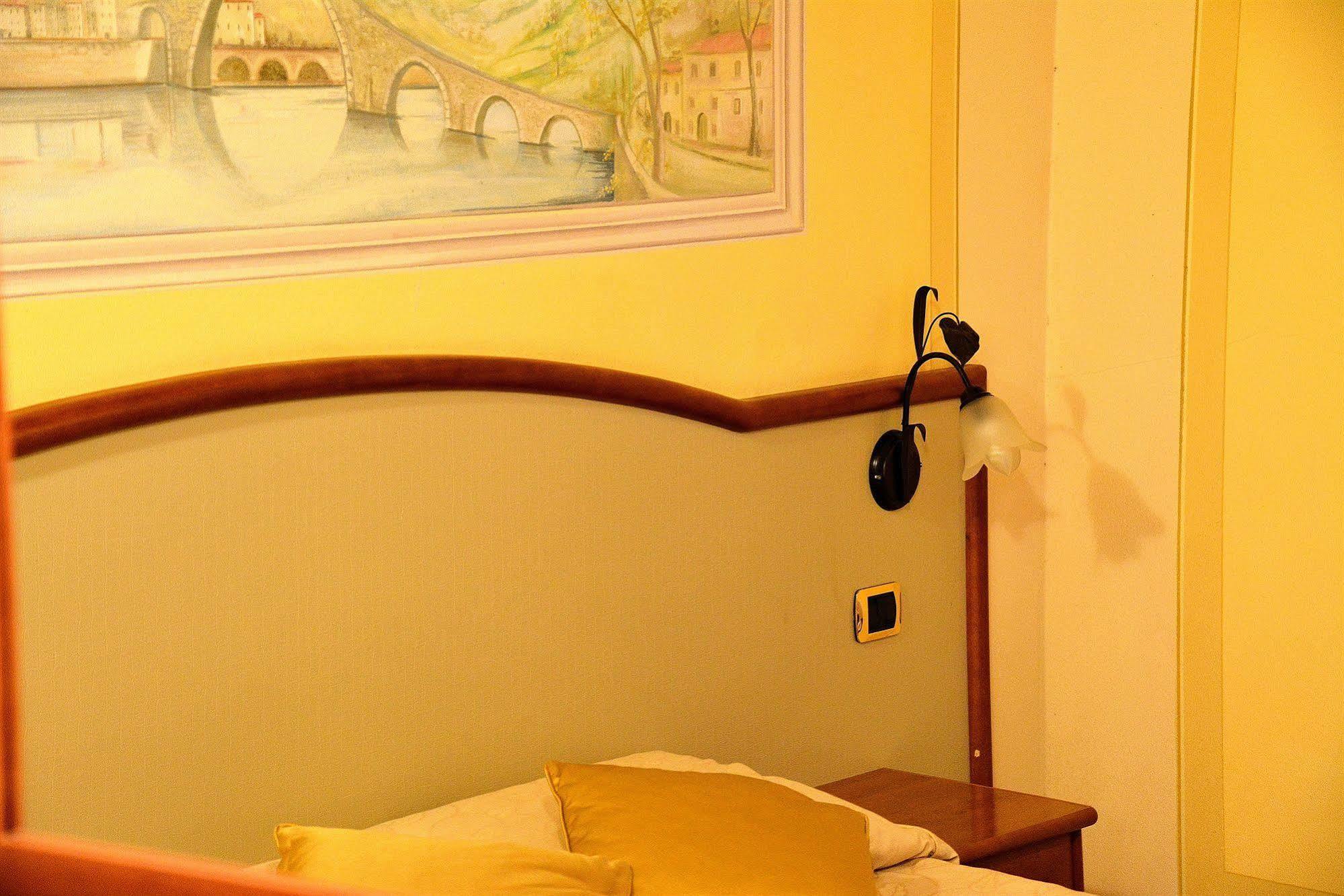Dimora Dei Guelfi Luxury Rooms Lucca Exterior foto